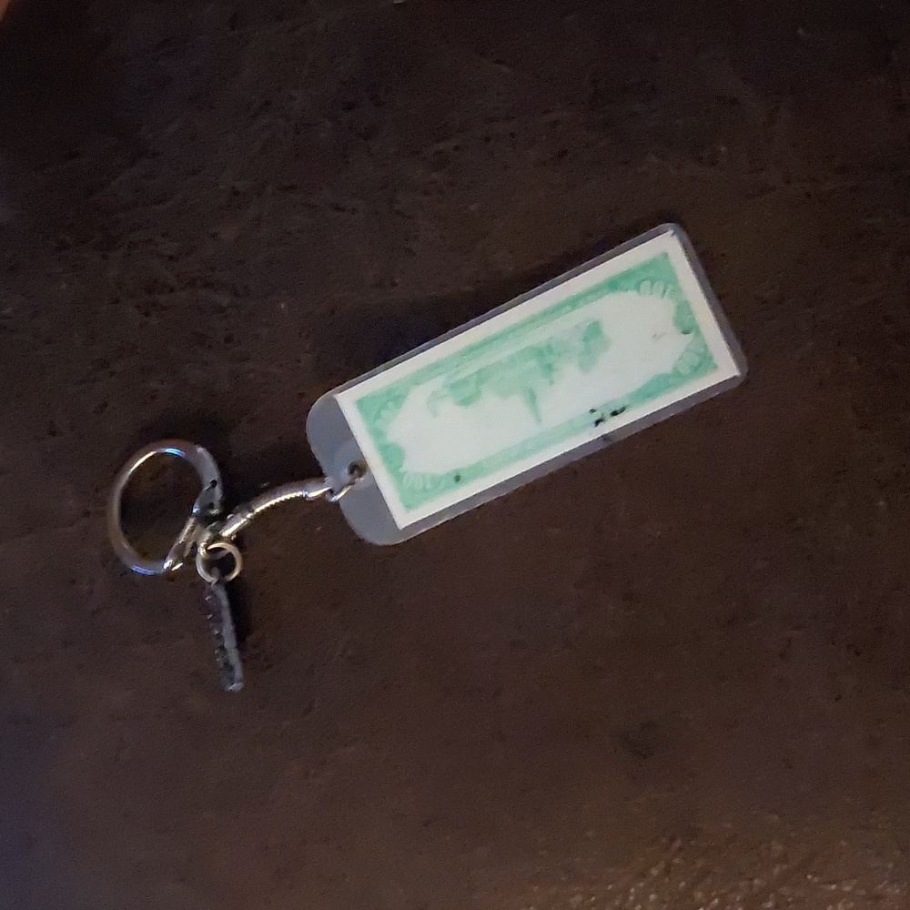 1$ add on 🌟 100$ USD Florida keychain